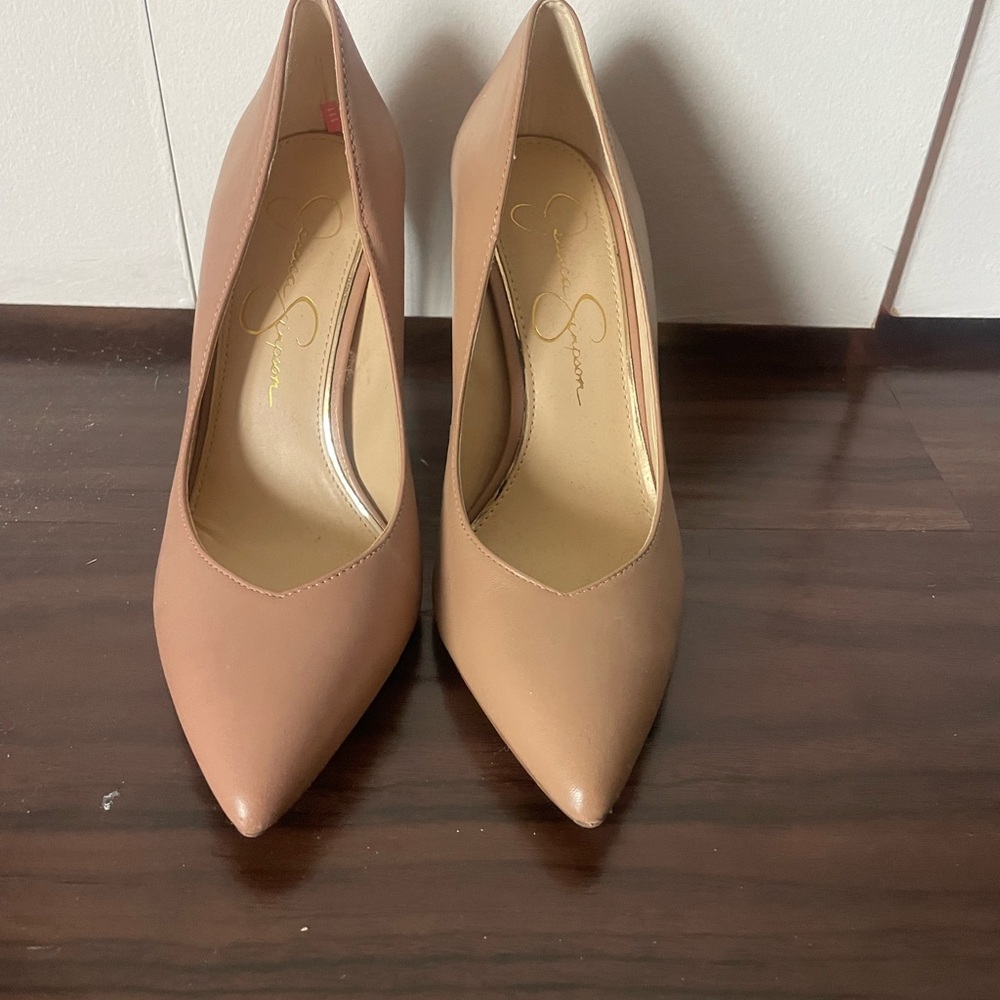 Jessica Simpson Tan/Nude Heels Elegant and Versatile